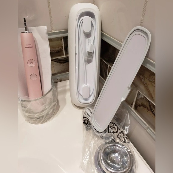 Philips Sonicare Diamondclean 9000 Toothbrush/Charging Glass/Travel Case NEW - Picture 3 of 4